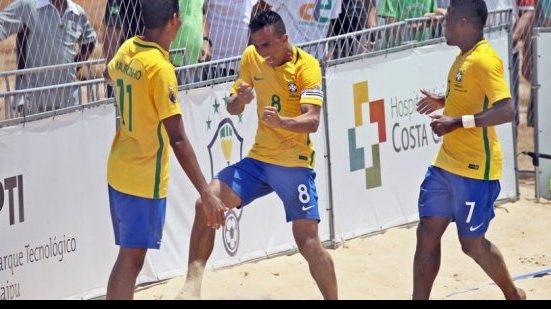 Imagem Brasil encara Colômbia no Futebol de Areia nesta terça