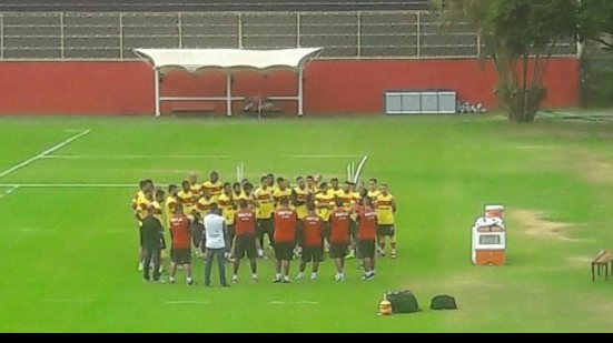 Imagem Argel comanda treino no Barradão e faz mudança no Vitória