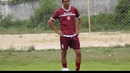 Imagem Atacante polêmico pode reestrear pelo América-RN diante do Vitória