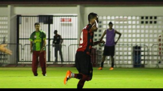 Imagem André Lima marca no final e Vitória bate o América pela Copa do Nordeste