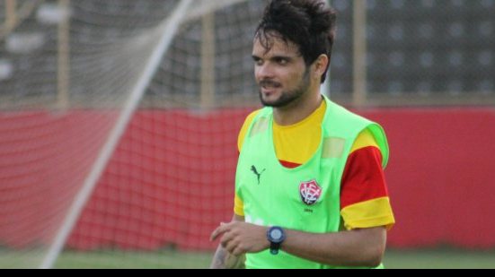 Imagem Norberto espera estar à disposição do Vitória nos próximos dias