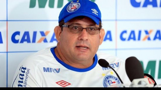 Imagem Guto Ferreira não admite má atuação da equipe e defende Eduardo
