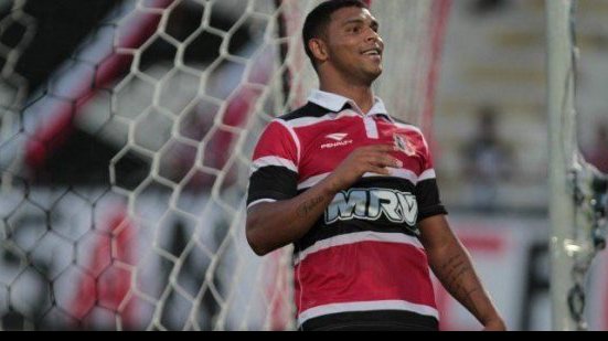 Imagem Halef Pitbull comemora início brilhante no Arruda