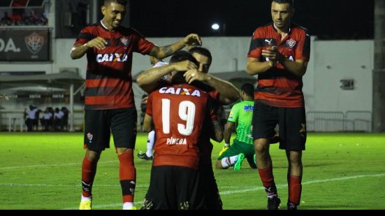 Imagem Com direito a gol Olímpico, Vitória atropela o Flamengo de Guanambi