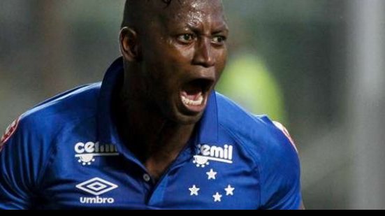 Imagem Após polêmica com o Cruzeiro, Riascos está de casa nova