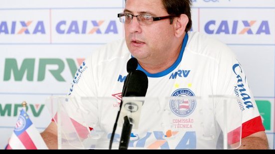 Imagem Guto Ferreira diz agir com convicção sobre reserva de Juninho