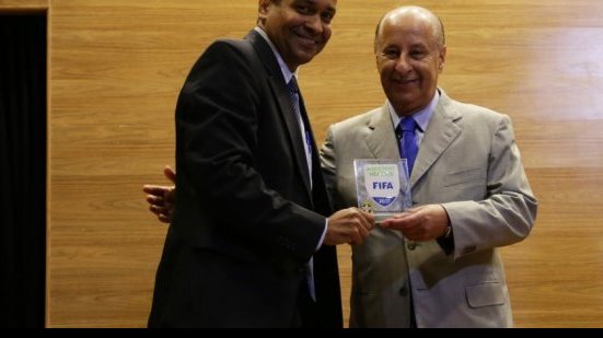 Imagem Baiano Alessandro Matos comemora 17º ano no quadro da FIFA 