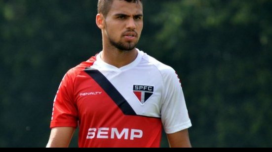 Imagem Vitória aguarda definição entre São Paulo e Cárdenas para acertar com Lucão