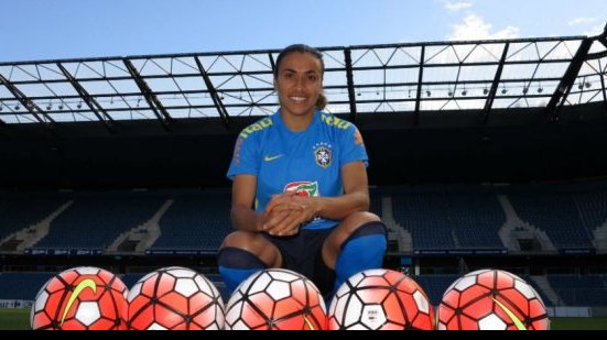 Imagem Camisa 10 do Brasil e melhor de todos os tempos, Marta comemora 31 anos