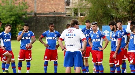 Imagem Após treino entre titulares, Guto avisa que estreia de reforço só depois do Carnaval