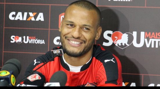 Imagem Patric é regularizado e já pode estrear no Vitória