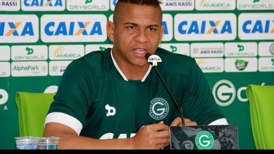 Imagem Walter fala pela primeira vez sobre cotovelada e se diz arrependido