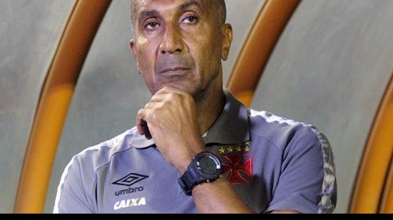 Imagem Antes de pegar o Vitória, técnico do Vasco revela que time precisa ‘ganhar moral’