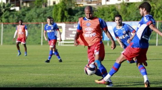 Imagem Guto comanda treino tático e testa Bahia para duelo com o Conquista