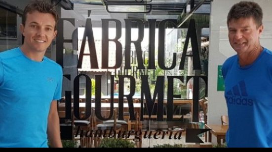 Imagem Sem clube desde saída do Vitória, Dagoberto trocou a bola pelo hambúrguer