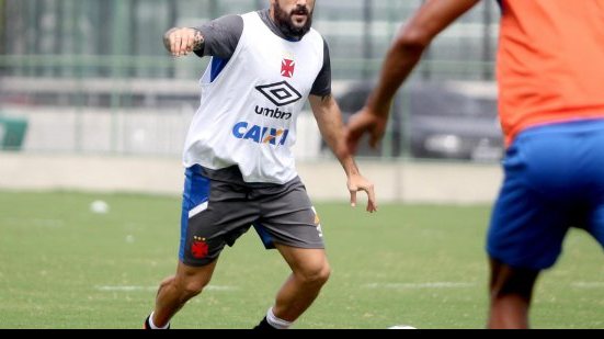Imagem Escudero revela expectativa especial para duelo com o Vitória pela Copa do Brasil