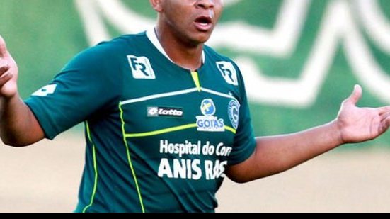Imagem   Depois de agredir companheiro, atacante ex-Vitória terá contrato rescindido com o Goiás 