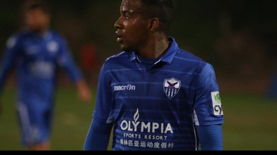 Imagem Ex-lateral do Bahia mira título e revela motivação no futebol oriental