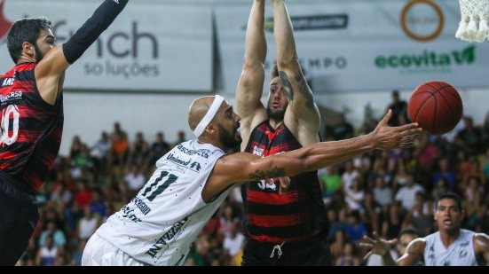Imagem Universo/Vitória perde a terceira consecutiva e se complica no NBB