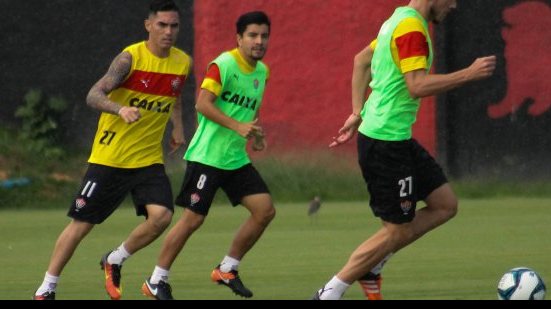 Imagem Com retorno de Paulinho, Vitória treina na Toca