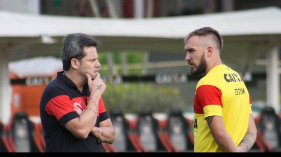 Imagem Capitão do Vitória destaca força do Barradão e convoca torcida para decisão contra o Vasco