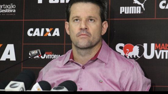 Imagem Argel garante que deve poupar atletas contra Jacuipense