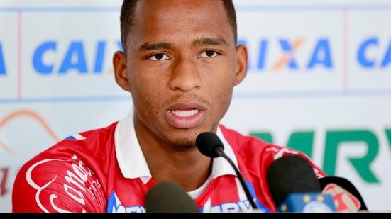 Imagem Guto Ferreira substitui suspenso Matheus Sales por Feijão em lista