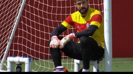 Imagem Para avançar no Nordestão, Fernando Miguel pede atenção do Vitória contra o Sergipe