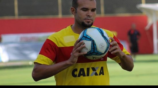 Imagem   Titular do Vitória, José Wellison pede intensidade no jogo contra o Sergipe