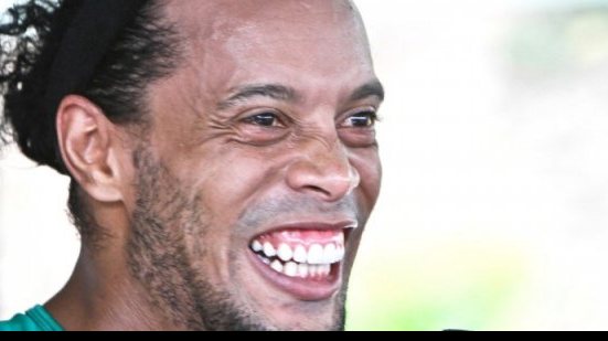Imagem Ronaldinho Gaúcho comemora aniversário e impõe proibição a convidados