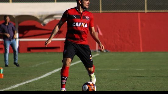 Imagem &#8203;Lateral do Vitória foca em decisão com o Sergipe pela Copa do Nordeste