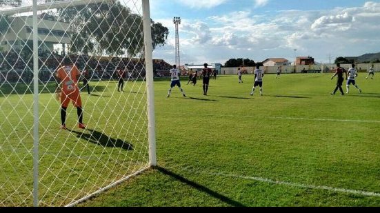Imagem Bahia empata sem gols com o Flamengo e perde vice-liderança