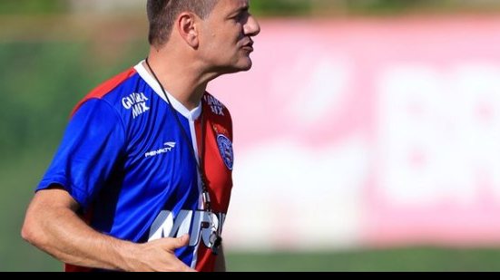 Imagem Após demitir Gílson Kleina, Goiás pode contratar outro treinador com passagem pelo Bahia