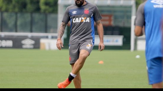 Imagem Escudero destaca reação do Vasco após troca de treinador
