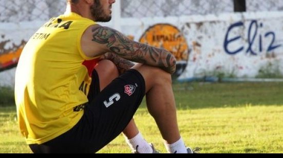 Imagem Zagueiro volta de lesão e é novidade no Vitória para duelo contra o River