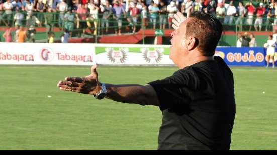 Imagem Após ser acusado de ofender árbitro, Arnaldo Lira pega quatro jogos de suspensão