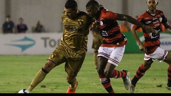 Imagem Campinense vence o Sport e conquista vantagem para jogo da volta