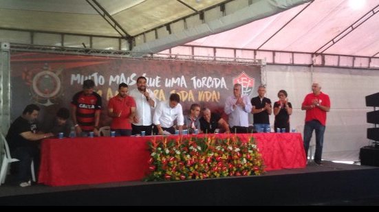 Imagem    Sócios aprovam mudança de estatuto e Vitória terá eleições diretas