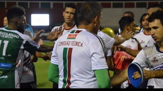 Imagem Jogo entre Bahia de Feira e Fluminense é marcado por confusão e erro no telão