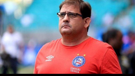 Imagem Após triunfo sobre o Sergipe, Guto Ferreira reclama da arbitragem