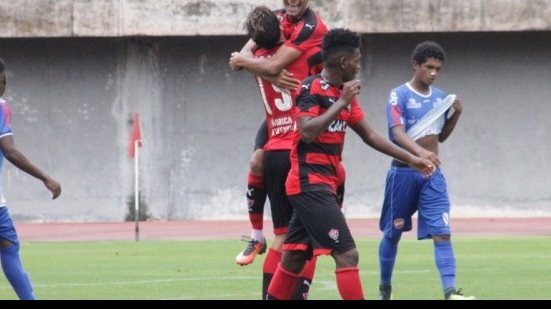 Imagem Vitória goleia o Galícia pelo Baianão sub-20