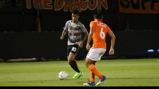 Imagem Ex-atacante da dupla BaVi comemora bom início no futebol tailandês