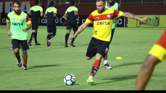 Imagem Fora do jogo contra o Flu de Feira, capitão do Vitória foca no clássico contra o Bahia