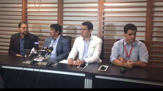 Imagem Em coletiva, Bahia e Vitória anunciam retorno da &quot;torcida mista&quot; nos BAVIs