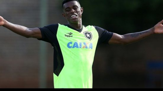 Imagem Zagueiro do Botafogo é acusado de agredir namorada