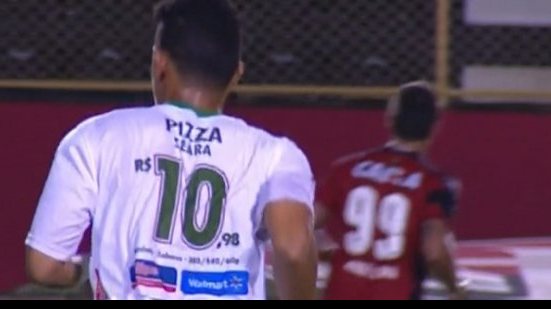 Imagem Fluminense de Feira faz ofertas de mercado em camisa