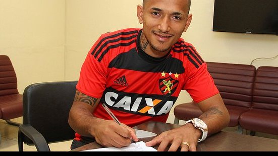 Imagem Sport oficializa contratação de Rogério até 2021