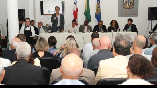Imagem Dia do Jornalista rende homenagens a cronistas desportivos em Salvador