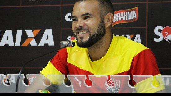 Imagem Com lesão no joelho, José Welison desfalca o Vitória por seis meses