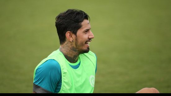 Imagem Victor Ramos é apresentado na Chapecoense e espera fazer grande temporada